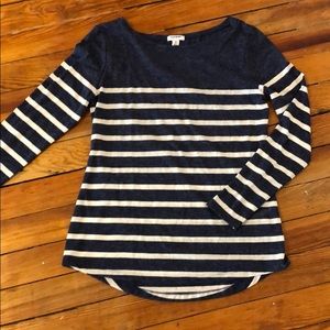 Old navy long sleeve shirt